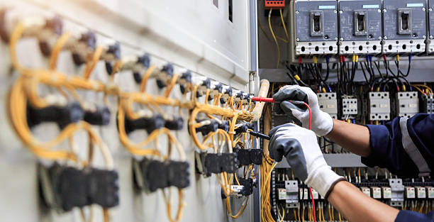 Professional Electrician technician working in Kitty Hawk, NC